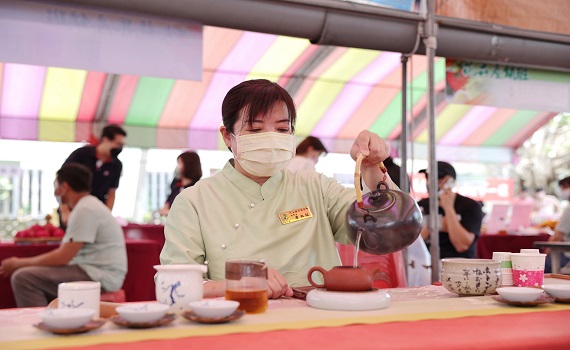 南投縣林縣長頒獎表揚杉林溪優質春茶 - https://www.watchmedia01.com