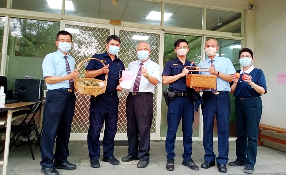慈濟志工至草屯分局送素粽 祝員警端午佳節快樂 - https://www.watchmedia01.com