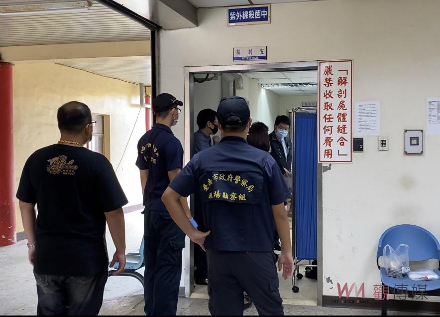 台南槍擊命案死者「七甲財」相驗 遺孀要真相 - https://www.watchmedia01.com