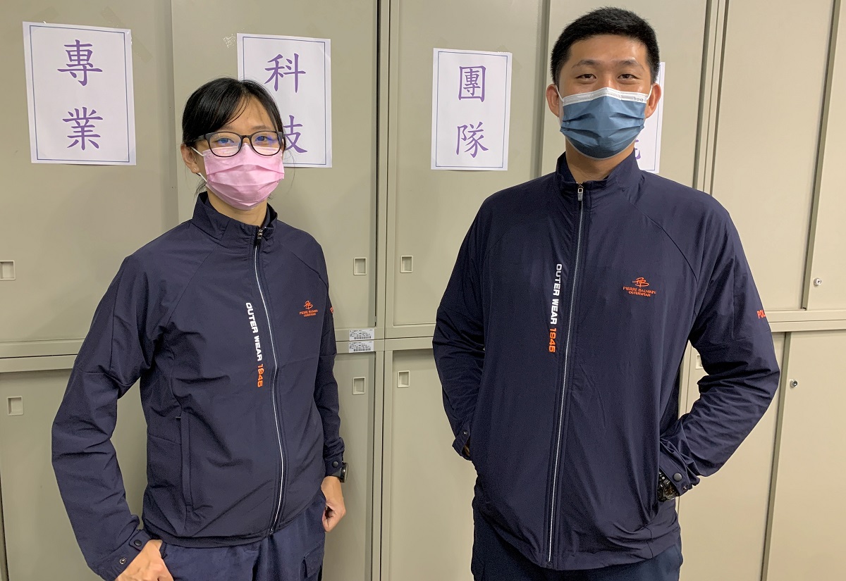 斗六慶祝警察節　警友辦事處致贈外套 - https://www.watchmedia01.com