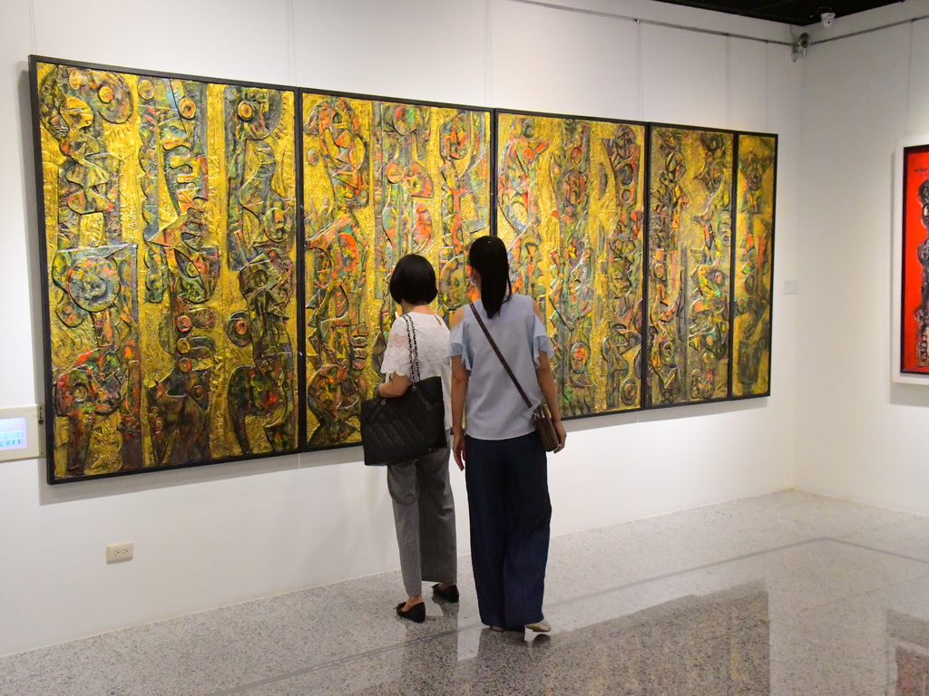 彰女退休老師陳瓦木個展 從具象半抽象到抽象完彰顯藝術大成 - https://www.watchmedia01.com