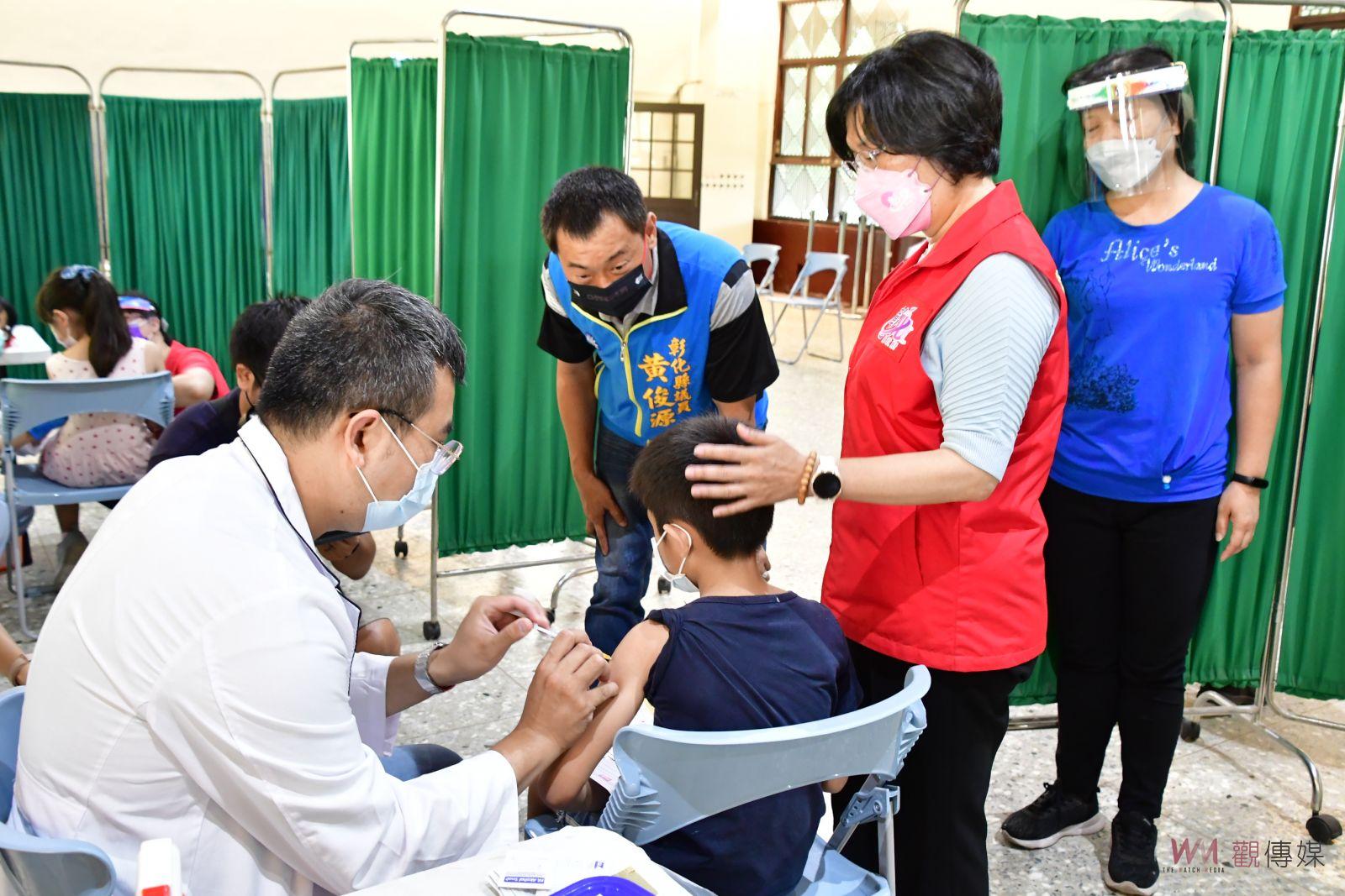 影／開打了！守護孩童健康 彰化縣5-11歲兒童第二劑校園集中接種 - https://www.watchmedia01.com