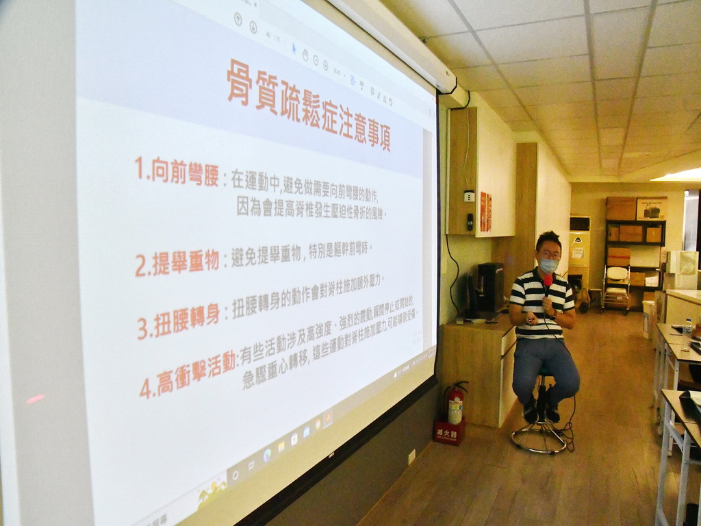 林貴茂報名照服員證照班 72歲退休老師立志要當老爸的居服員 - https://www.watchmedia01.com