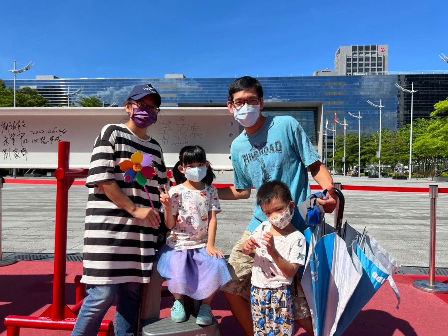 台中國際會展中心簽梁起跑 首日逾千位民眾熱情支持 - https://www.watchmedia01.com