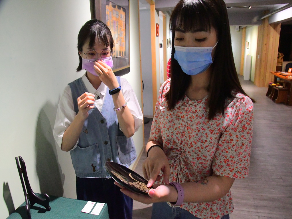 大葉大學漆工坊師生聯展 平靜與起伏間的漆藝精彩 - https://www.watchmedia01.com