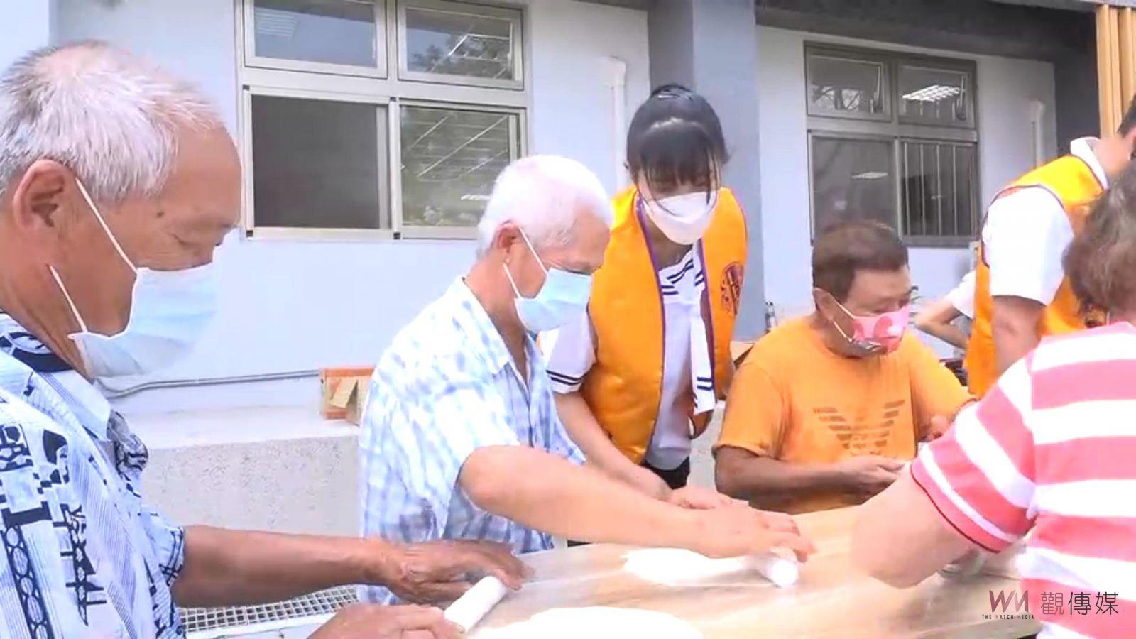 影／魔法廚房！達德商工餐飲科學生社區長照機構C據點做蔥油餅 - https://www.watchmedia01.com