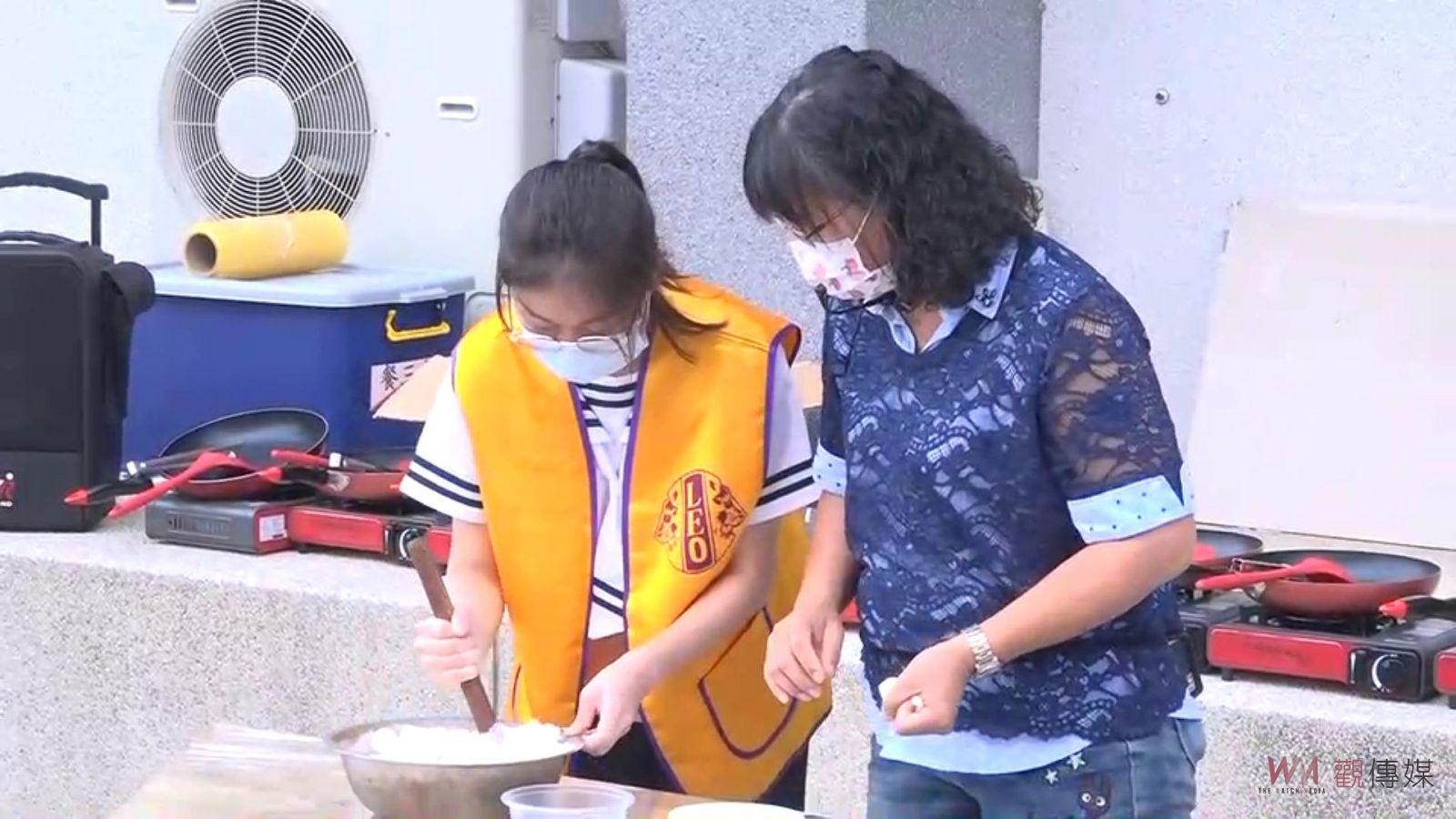 影／魔法廚房！達德商工餐飲科學生社區長照機構C據點做蔥油餅 - https://www.watchmedia01.com