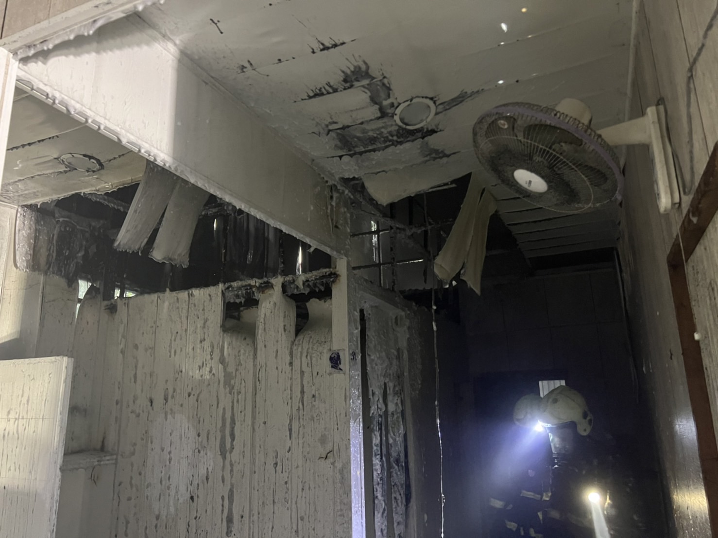 打雷、閃電與劇烈降雨　彰化燒烤店火警　燒烤店廁所被閃電劈中起火 - https://www.watchmedia01.com