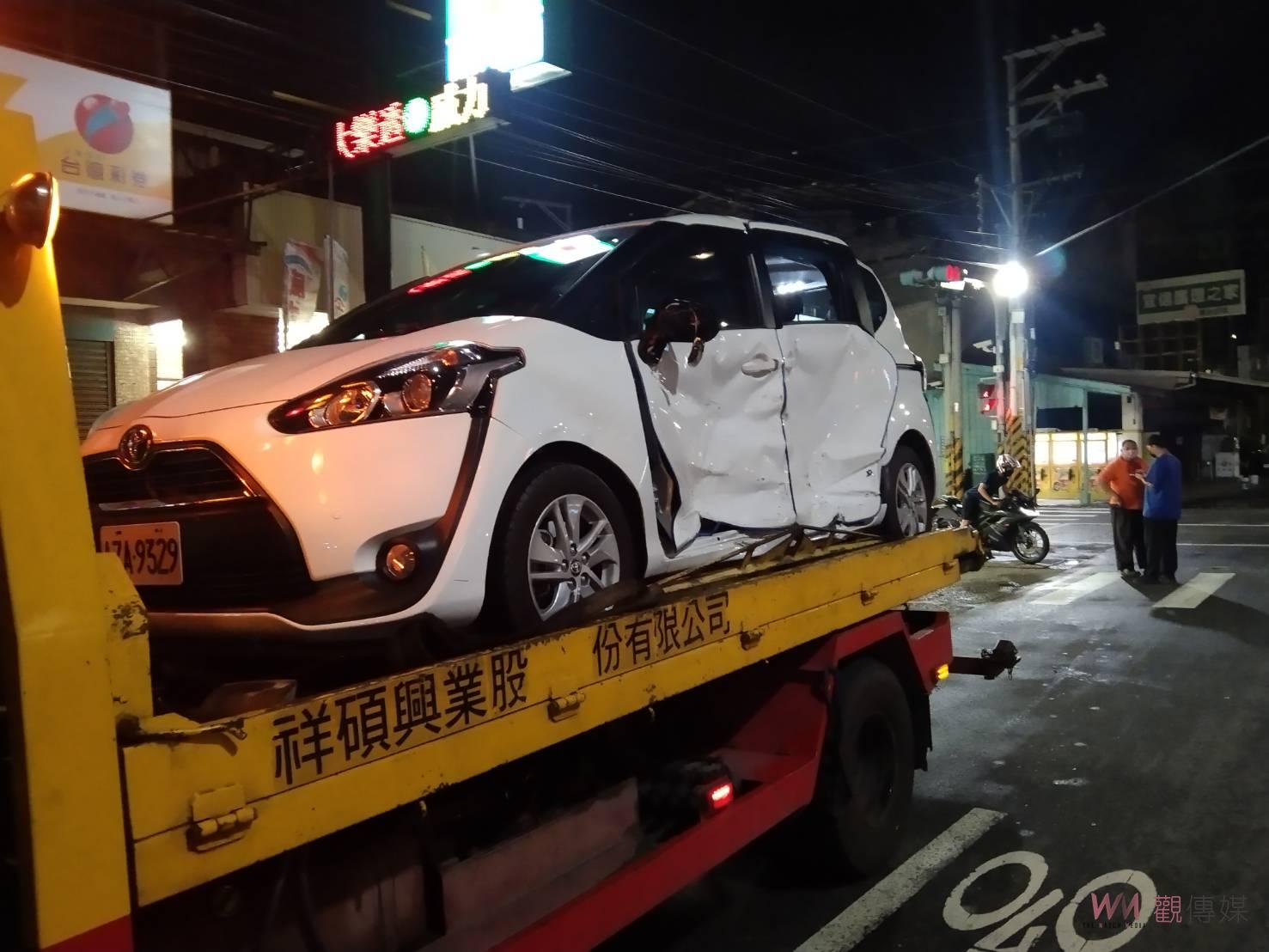 影／男嬰父派出所下跪求警車開道　護送發燒1歲確診童就醫釀五傷車禍 - https://www.watchmedia01.com
