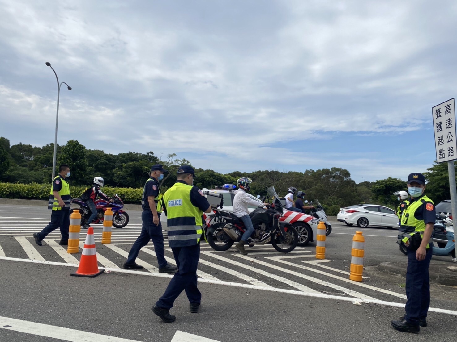 影／重機爭路權　94要上國道！警：勿硬闖滋擾事端來挑戰公權力 - https://www.watchmedia01.com