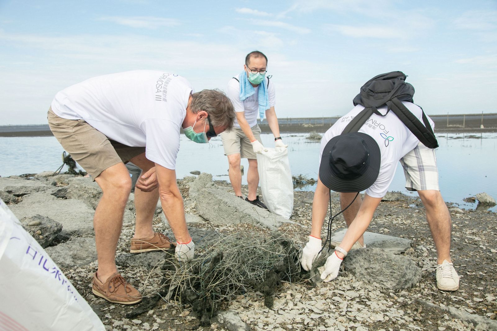 海好有你作伙來淨鄉 海鼎風電攜手在地鄉親還給福寶溼地乾淨面貌 - https://www.watchmedia01.com