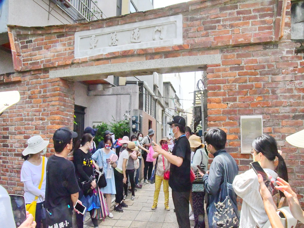 鹿港藝術走讀輕旅行 陳仕賢引領遊人感受昔日商行的發跡 - https://www.watchmedia01.com