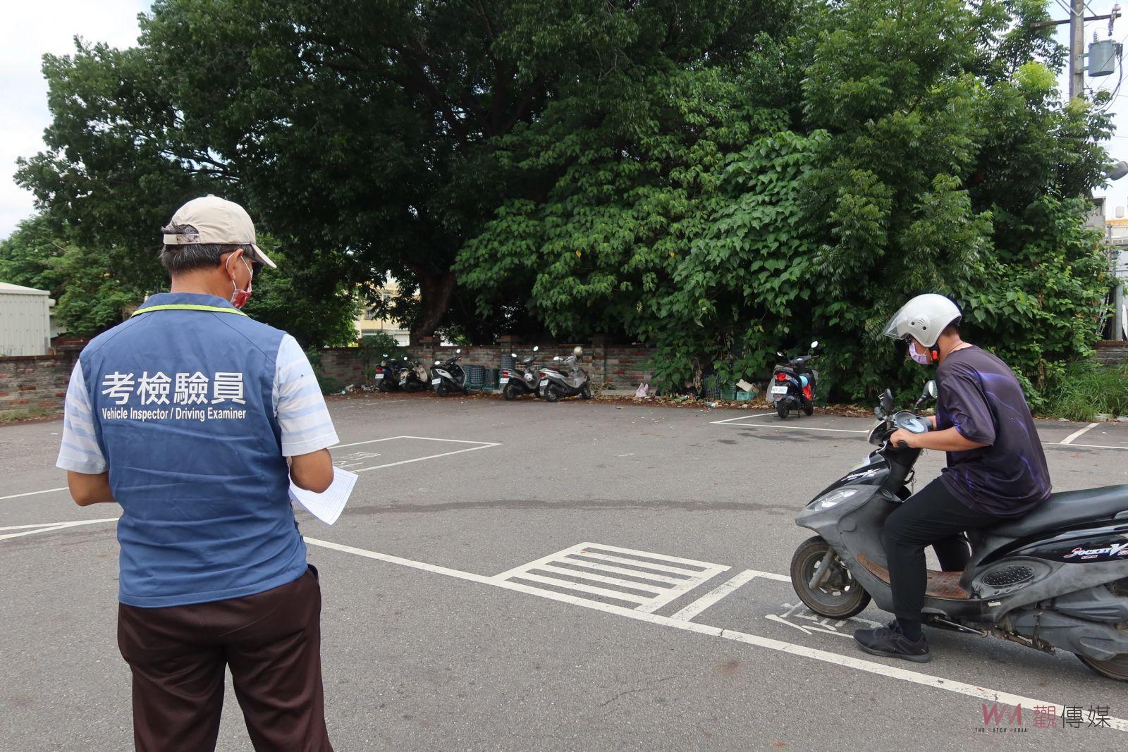 影／揮別無照駕駛！溪湖鎮公所舉辦機車下鄉考照　70人報考40人過關 - https://www.watchmedia01.com