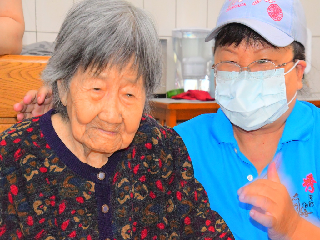 長照2.0愛用者101歲生日快樂 業者邱暉智慶生感謝為高齡社會做最好示範 - https://www.watchmedia01.com