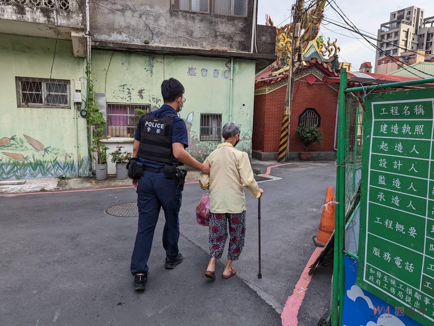 失智老婦外出迷失 桃園龜山分局迴龍所暖警協助返家 - https://www.watchmedia01.com