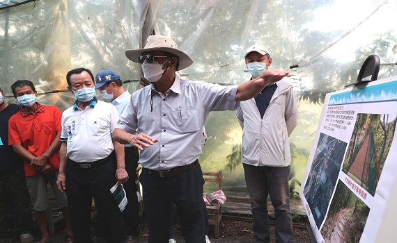 南投縣信義鄉草坪頭觀光茶園步道年久失修林縣長會勘加碼改善 - https://www.watchmedia01.com
