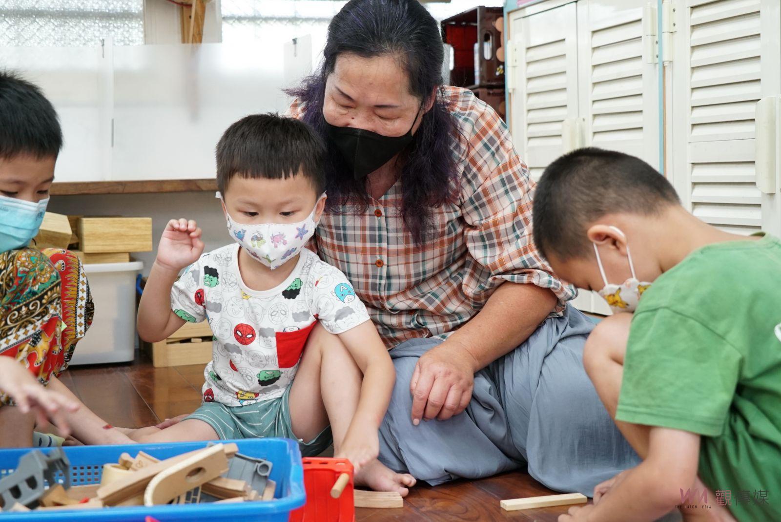 影／投身幼兒教育38年　鹿港鎮洛津國小附設幼稚園施美代獲師鐸獎 - https://www.watchmedia01.com