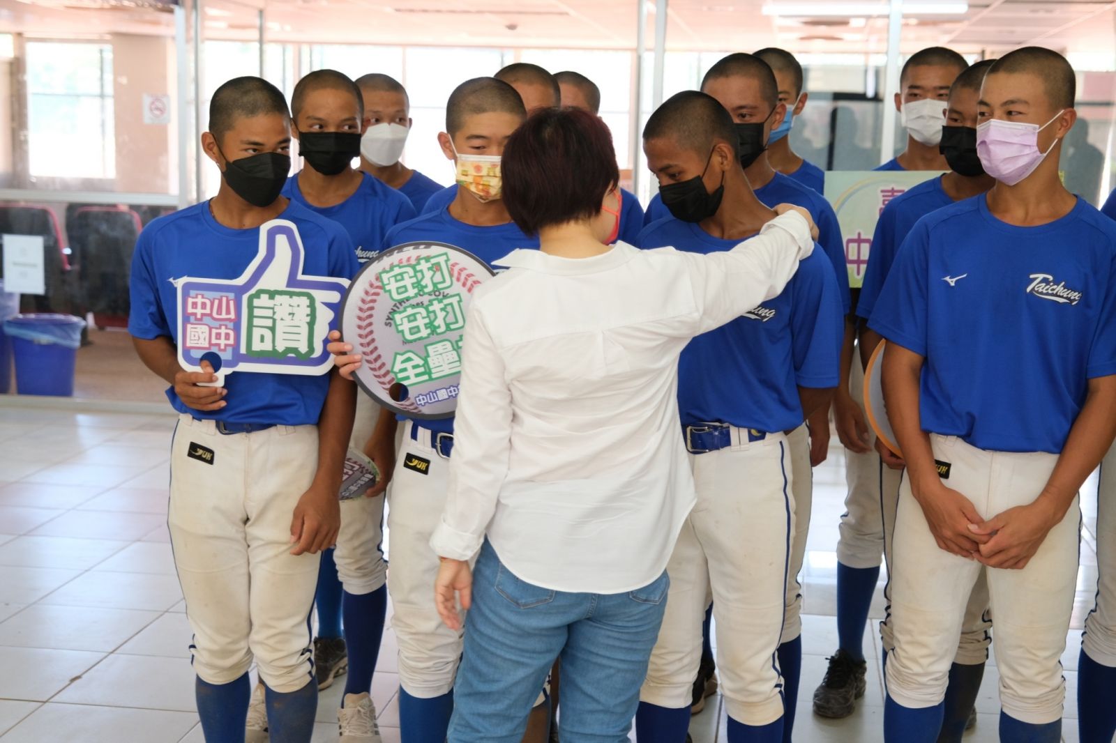 台中棒球好手代表國家出征世界賽 盧市長贈培訓金加油打氣！ - https://www.watchmedia01.com