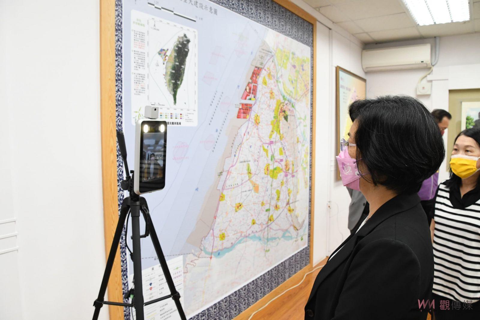 企業贈彰化縣政府15台「Z-208測溫門禁辨識機」　馬拉松賽季有望復活 - https://www.watchmedia01.com
