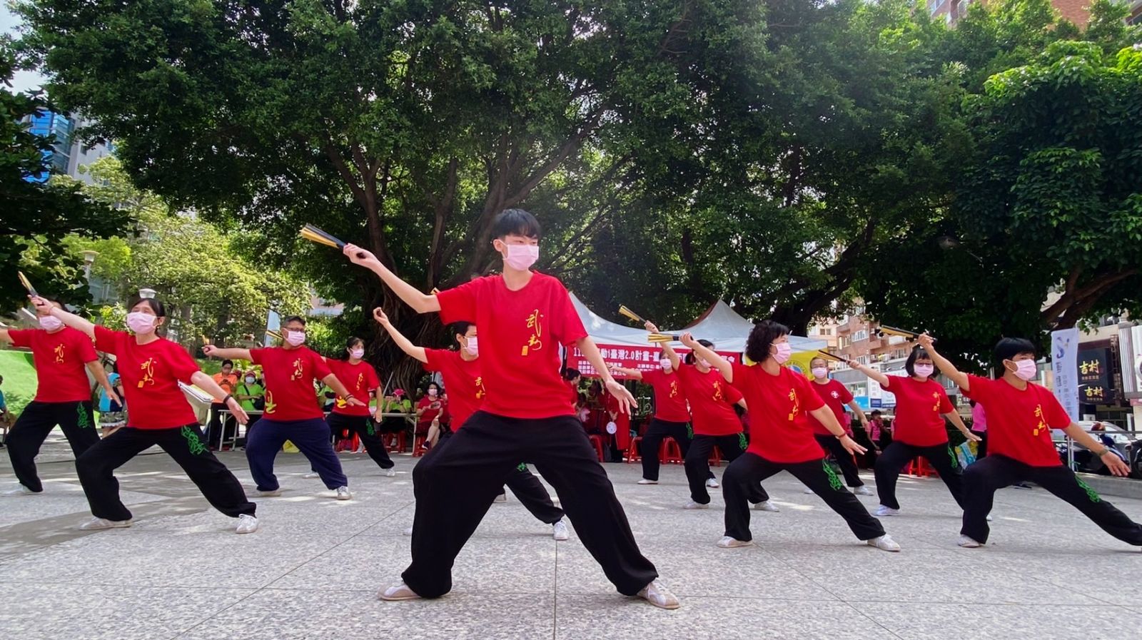 台中西區體育嘉年華 逾300人熱情參與 - https://www.watchmedia01.com