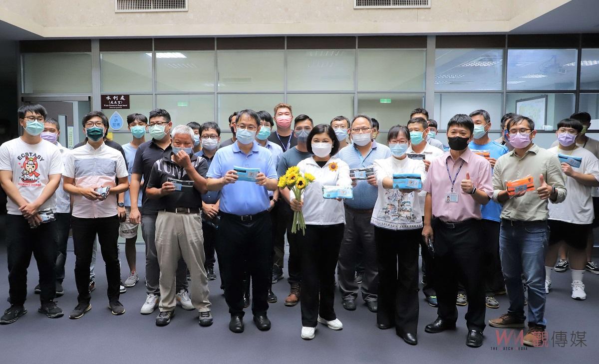 雲縣府祝賀男性同仁父親節　張麗善致贈運動腰包表達心意 - https://www.watchmedia01.com