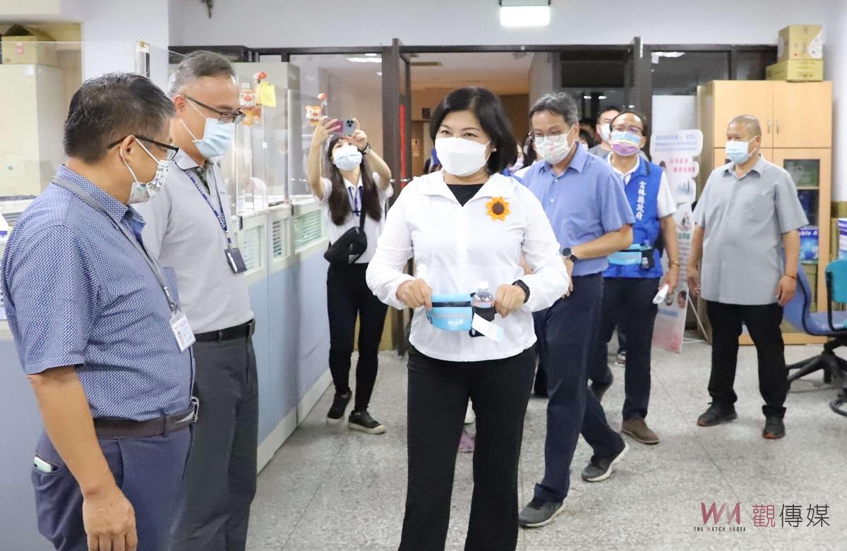雲縣府祝賀男性同仁父親節　張麗善致贈運動腰包表達心意 - https://www.watchmedia01.com
