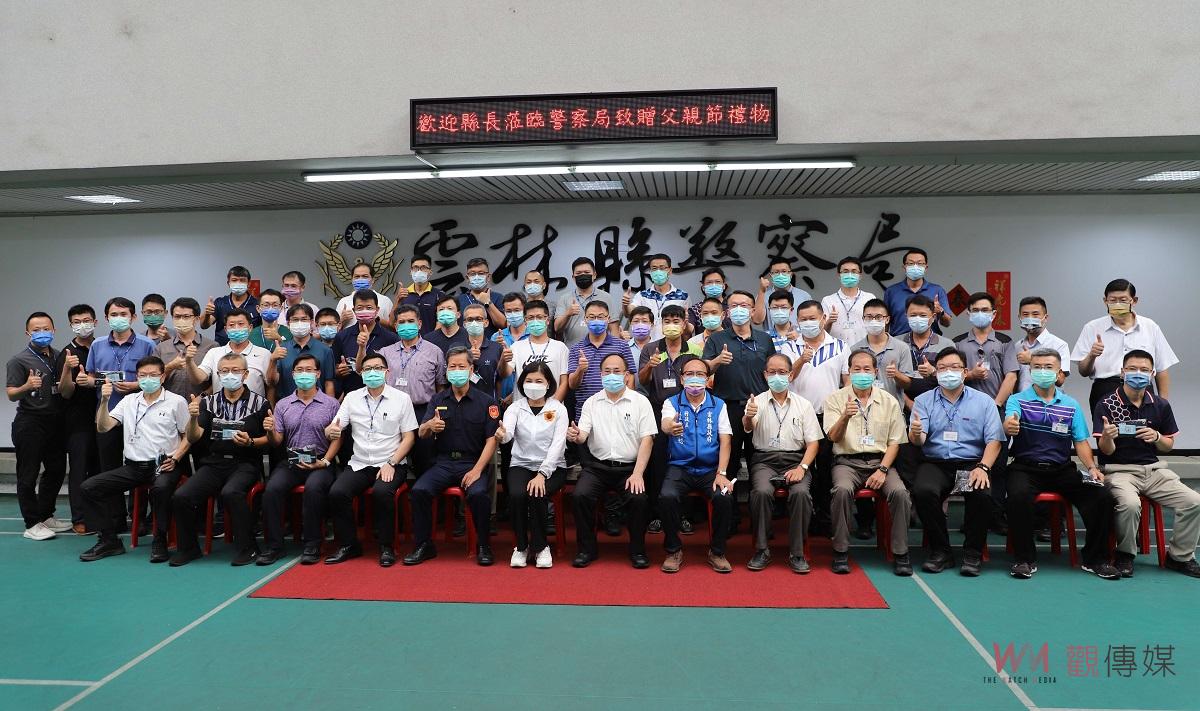 雲縣府祝賀男性同仁父親節　張麗善致贈運動腰包表達心意 - https://www.watchmedia01.com