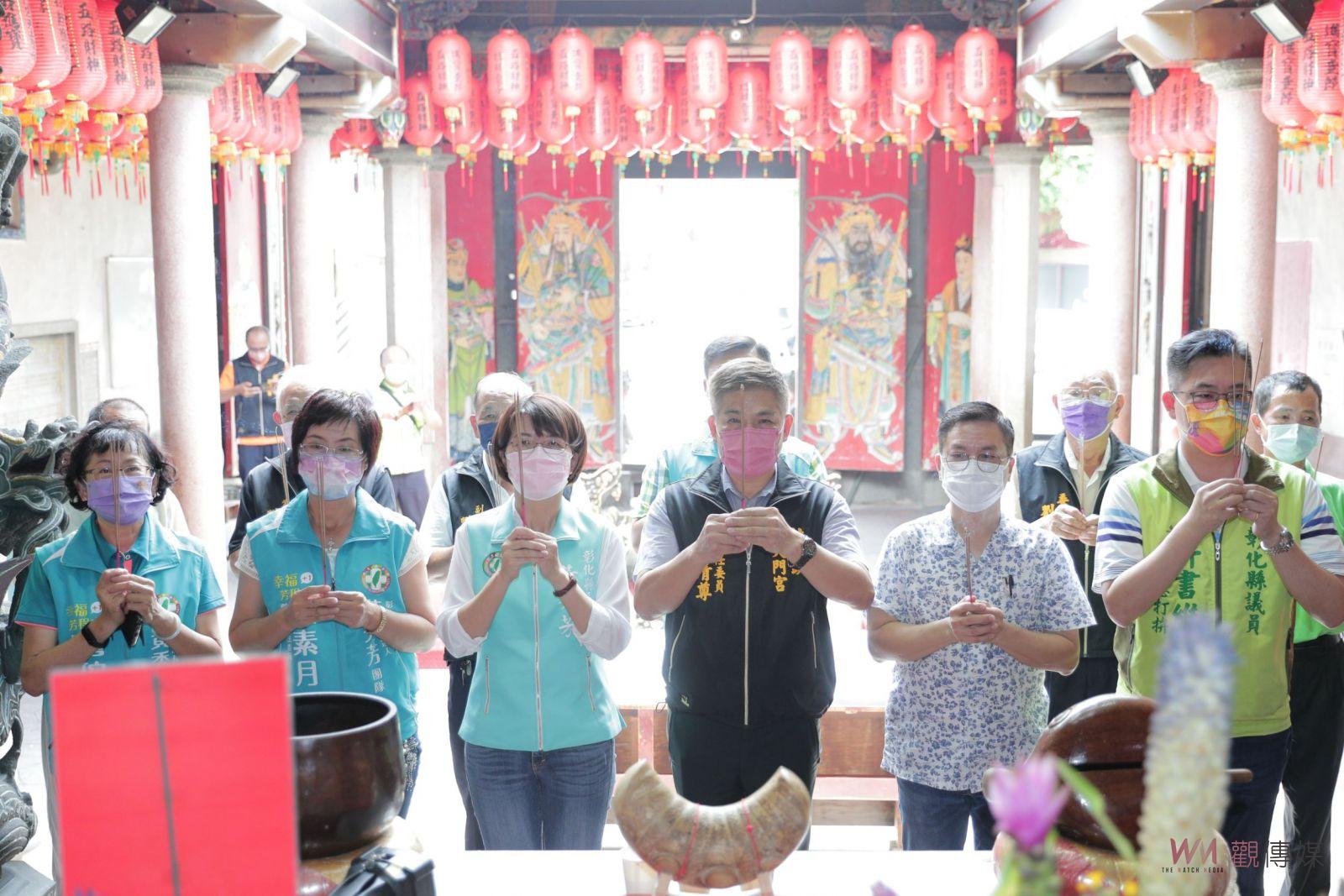 影／民進黨彰化縣長參選人黃秀芳向天門宮媽祖告狀　中國嘴巴罵美國卻出手打台灣 - https://www.watchmedia01.com