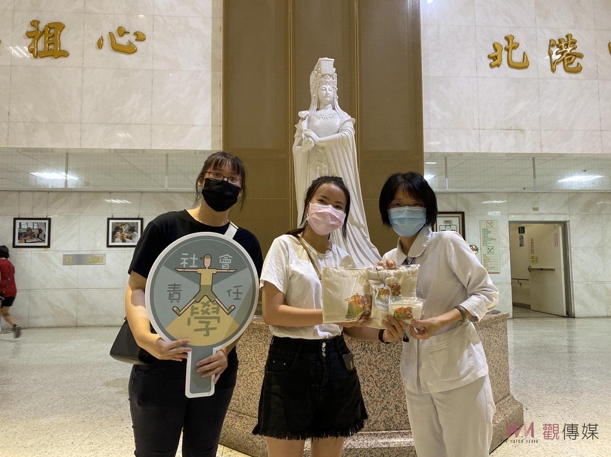 感謝辛苦的醫護人員　南應大「一針一線迁禮結緣」贈刺繡結緣品 - https://www.watchmedia01.com