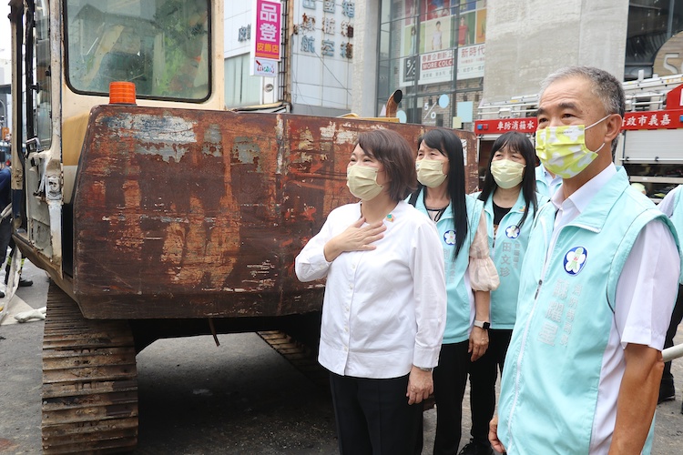 文化夜市大火　黃敏惠市長到場慰問並允全力災後協助 - https://www.watchmedia01.com