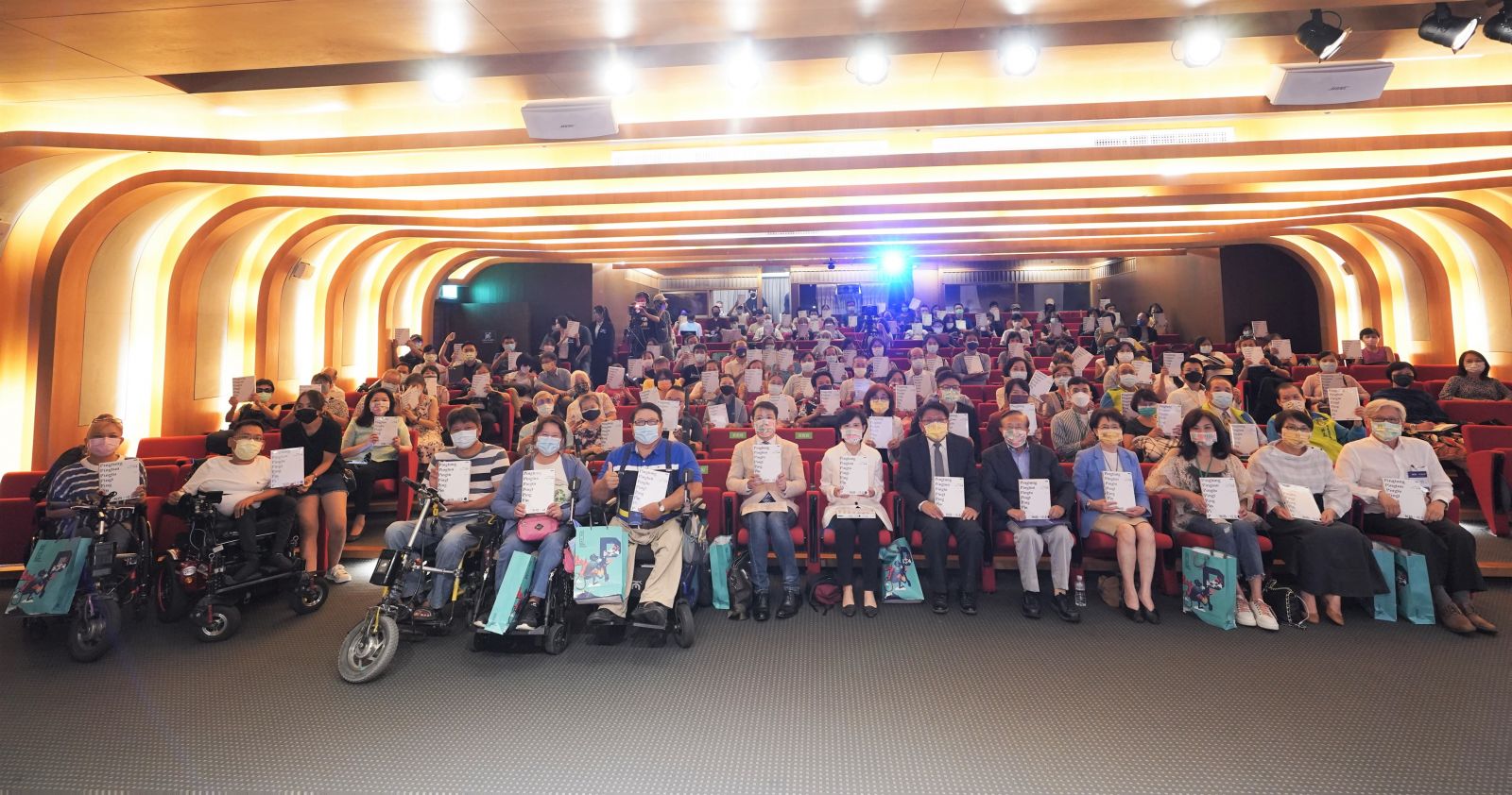屏東縣府新書發表 翻轉屏東在地力量 - https://www.watchmedia01.com