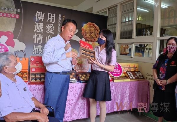 民雄鳳梨與鹹蛋黃流沙交織口感 嘉義縣庇護工場「富翁餅」暖心推出 - https://www.watchmedia01.com