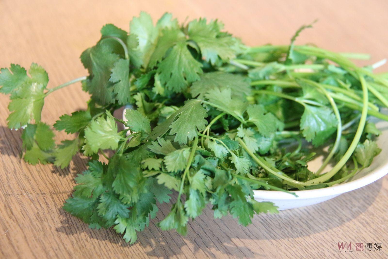 影／香菜月餅搶「鮮」上市　挑戰饕客的味蕾　吃得到香菜！ - https://www.watchmedia01.com