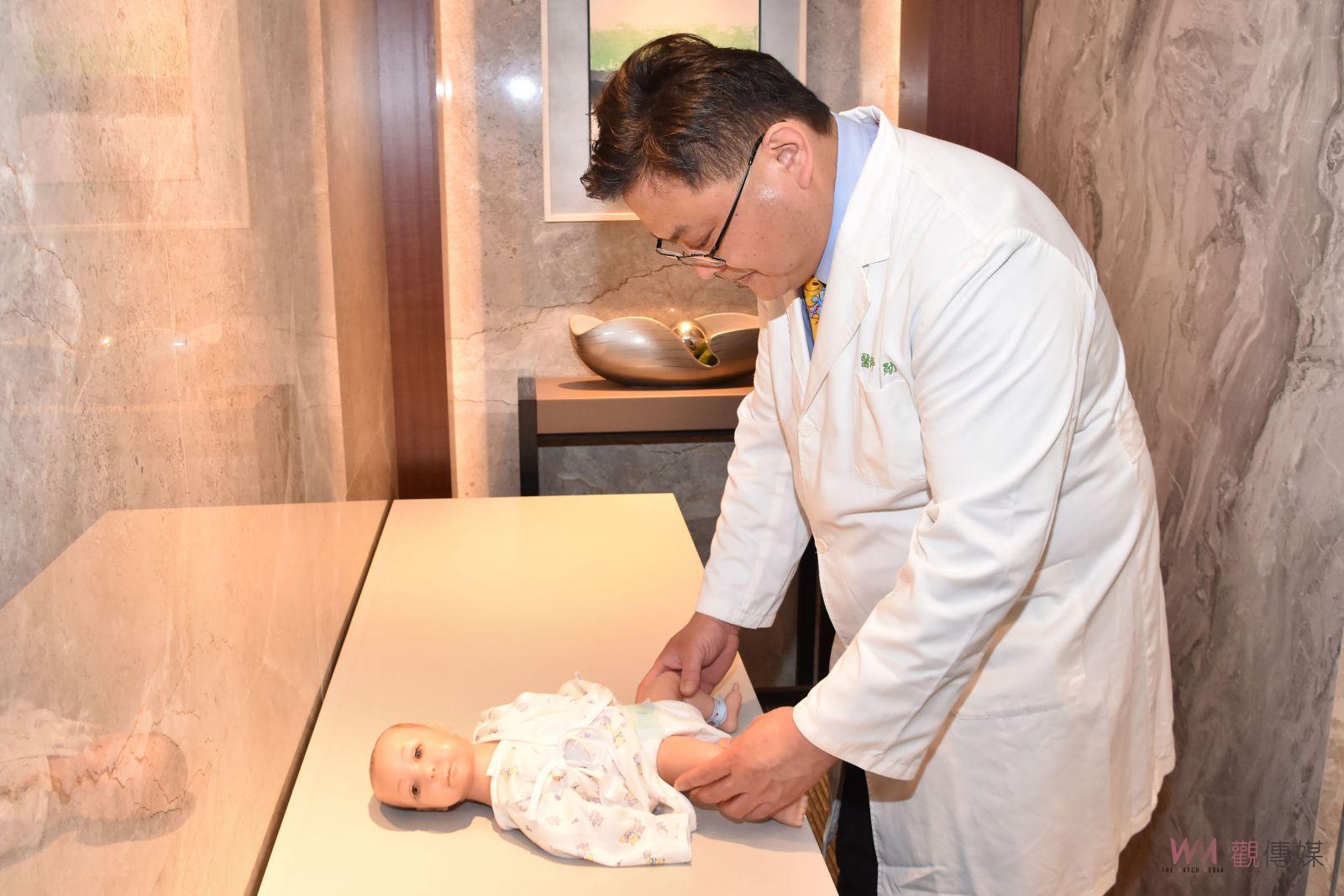影／NG抱抱姿勢　醫：小Baby未來可能長短腳、動作發展遲緩 - https://www.watchmedia01.com