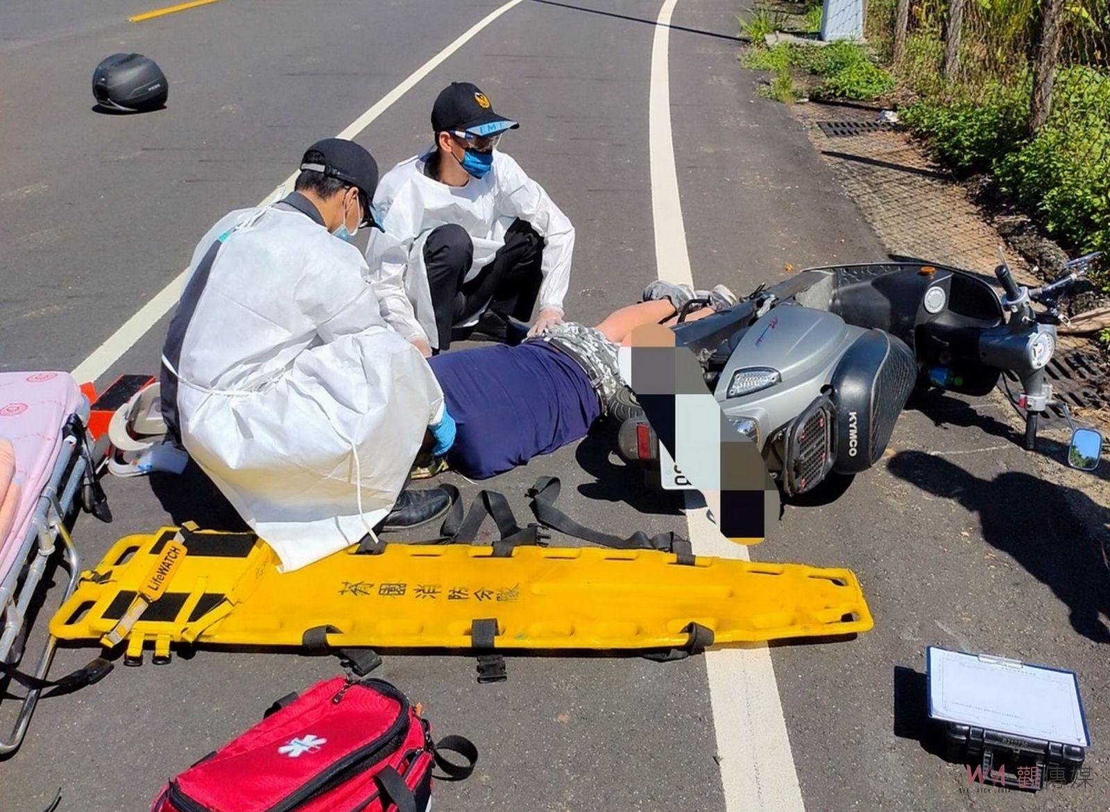 影／關門前「抓交替」？彰139線機車騎士疑自撞路桿基座與死神拔河 - https://www.watchmedia01.com