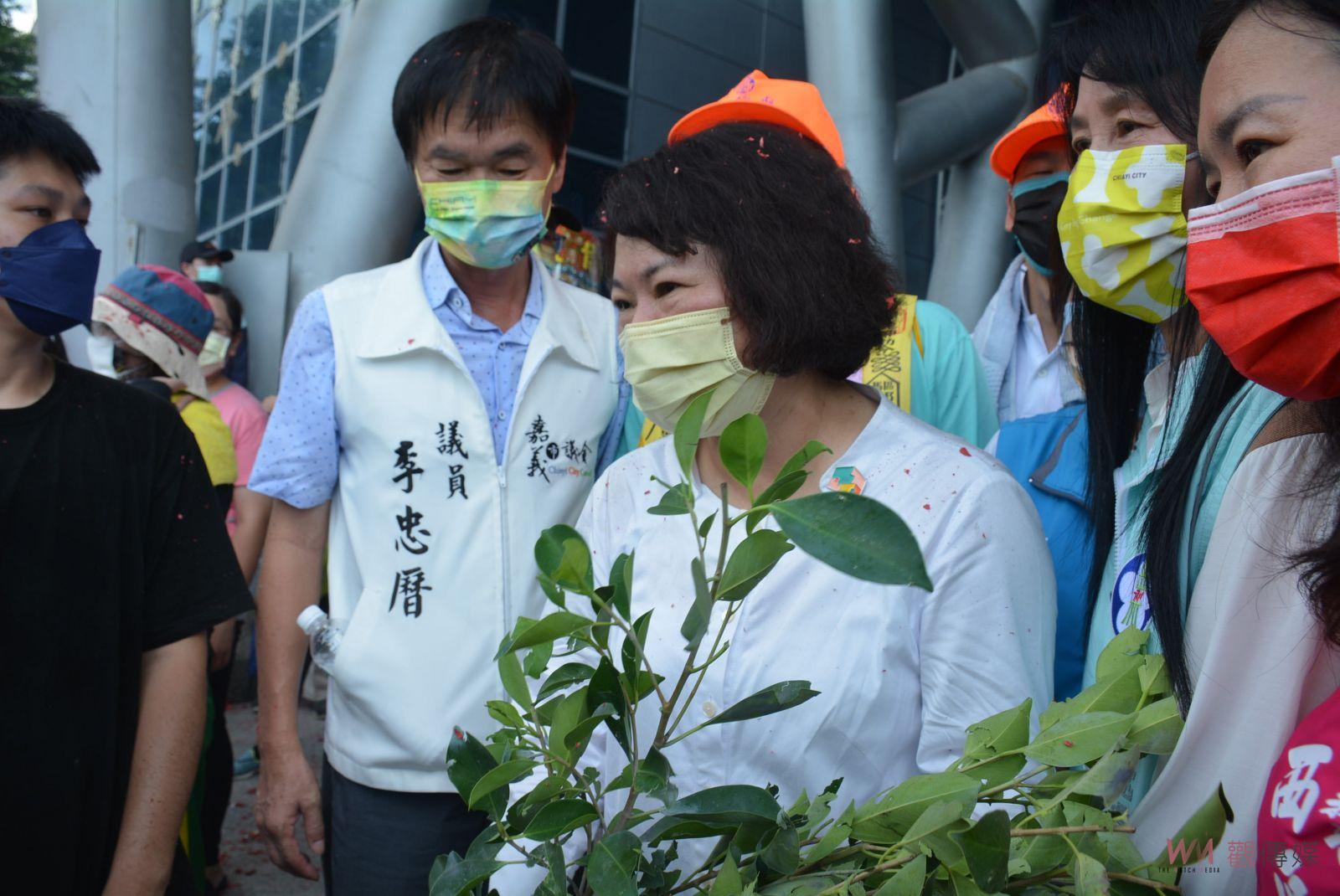 城隍爺、寒單爺共加持　城隍夜巡驅疫情 - https://www.watchmedia01.com