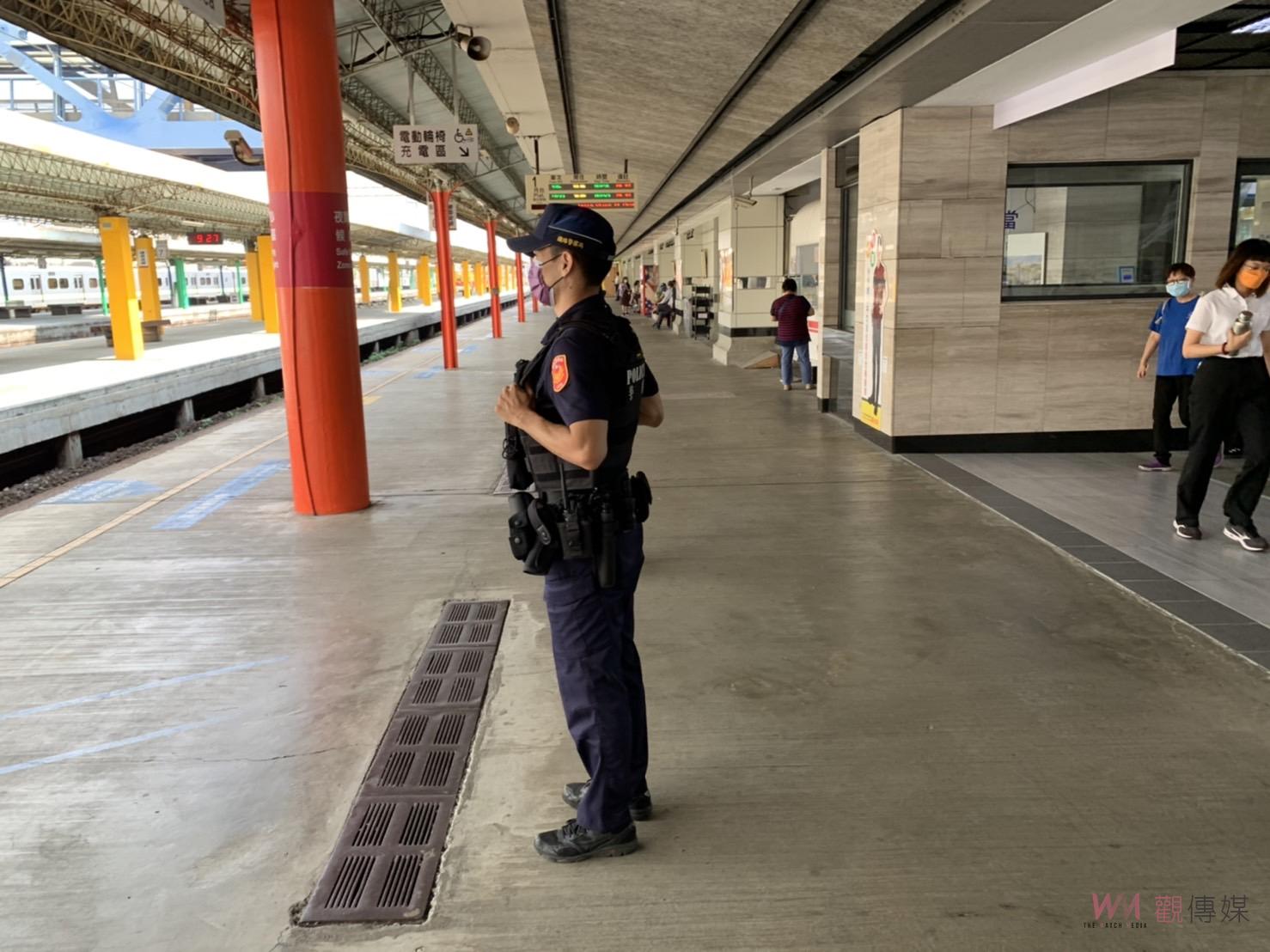 影／不滿臺鐵太魯閣號停駛！「鐵道迷」揚言臥軌抗議警方逮捕送醫 - https://www.watchmedia01.com