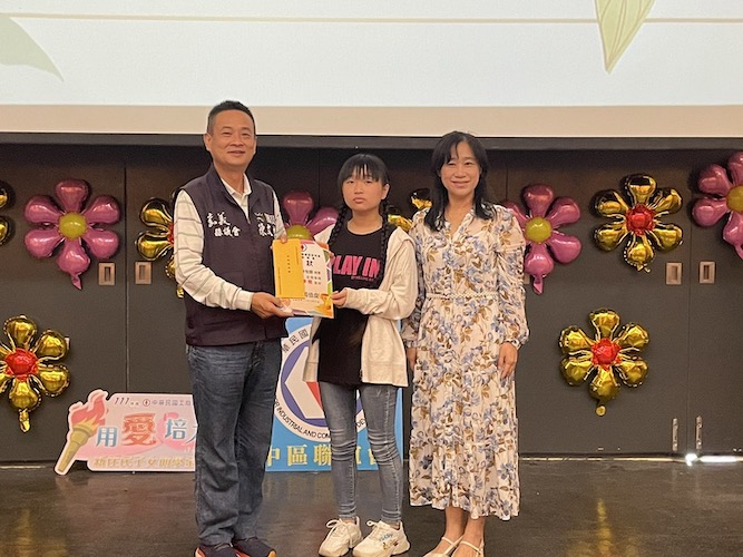 建研會用愛培力　頒27位新住民子女2萬元獎助學金 - https://www.watchmedia01.com