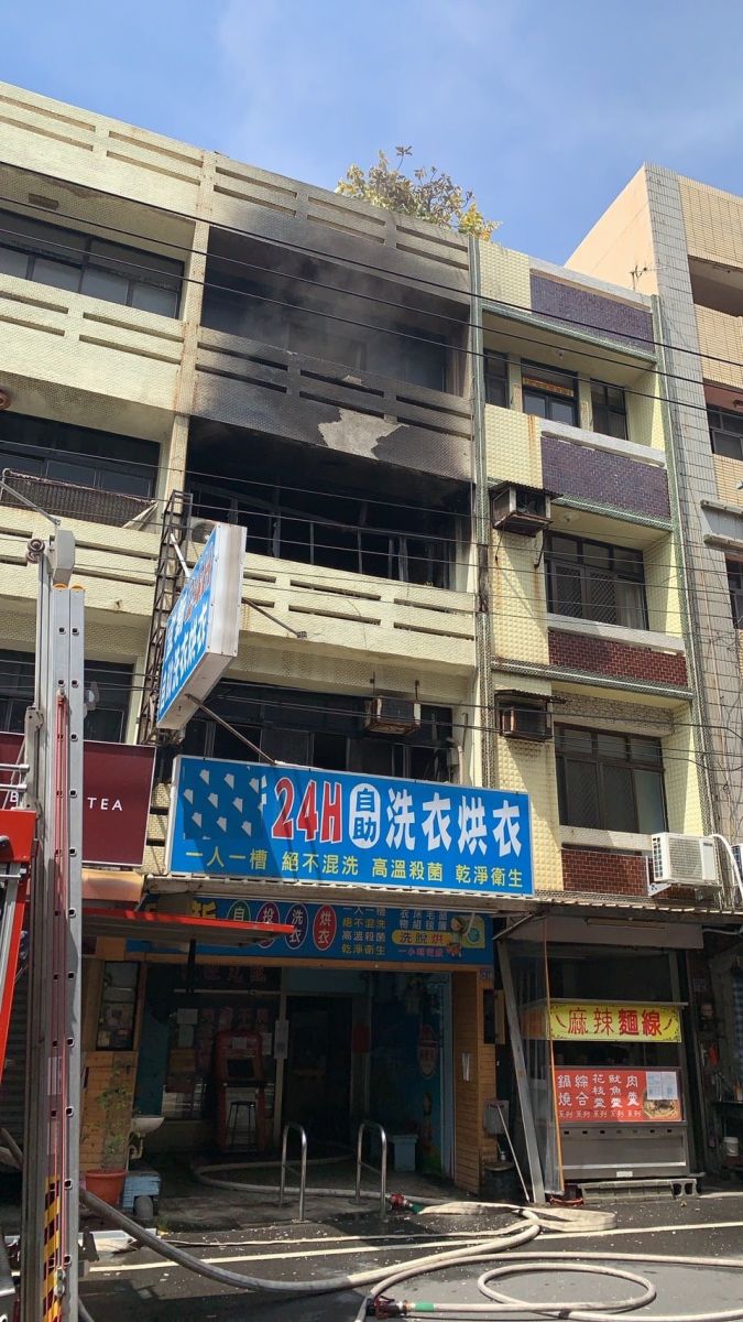 自助洗衣店發生火警　一民眾有大面積2度燒燙傷送醫救治 - https://www.watchmedia01.com