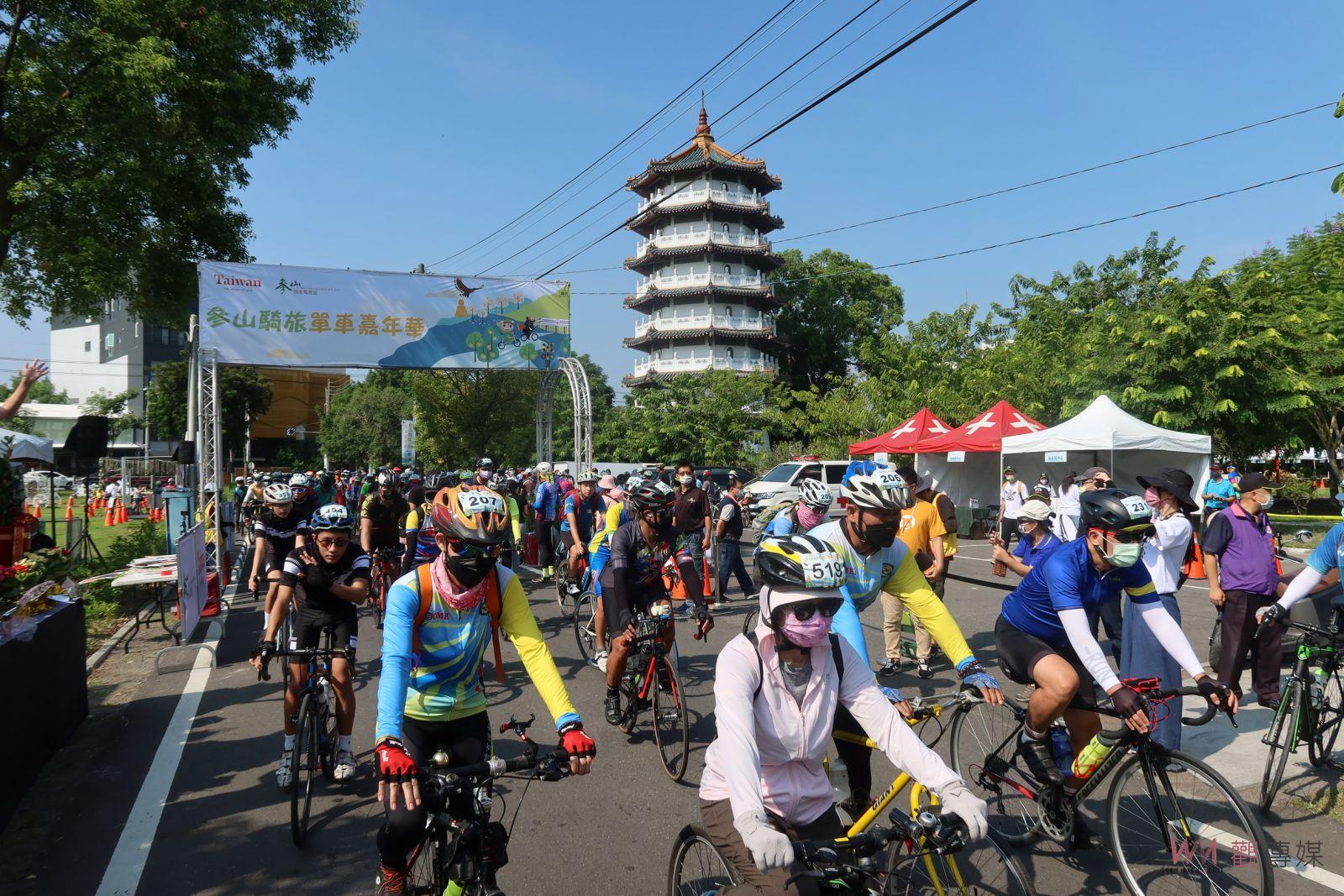 影／騎「旅」趣！沿著鐵「騎」路追逐小火車　參山騎旅500人暢遊田野 - https://www.watchmedia01.com