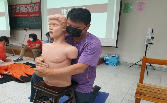 充實服務人員專業 南投榮服處社區組長取得長照專長證書 - https://www.watchmedia01.com
