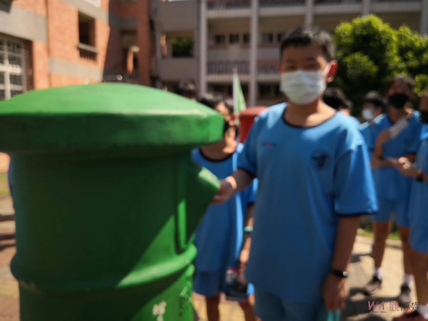影／手寫有溫度、寄信有真情　鹿港國中學生寫卡片祝老師教師節快樂 - https://www.watchmedia01.com