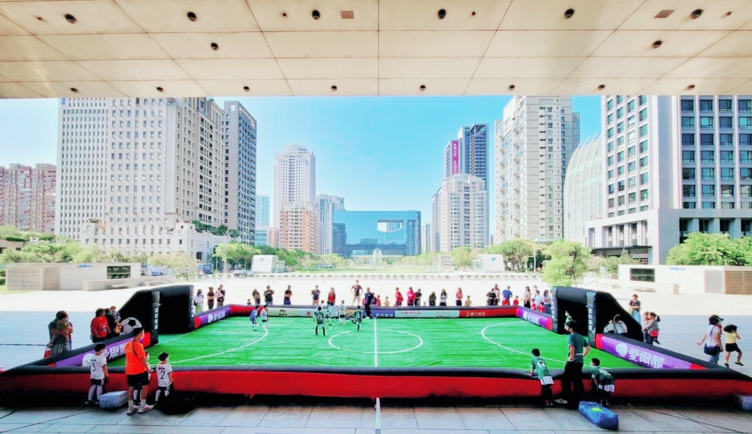 迷你足球中市府廣場可愛開踢 430名小小球員超萌登場 - https://www.watchmedia01.com