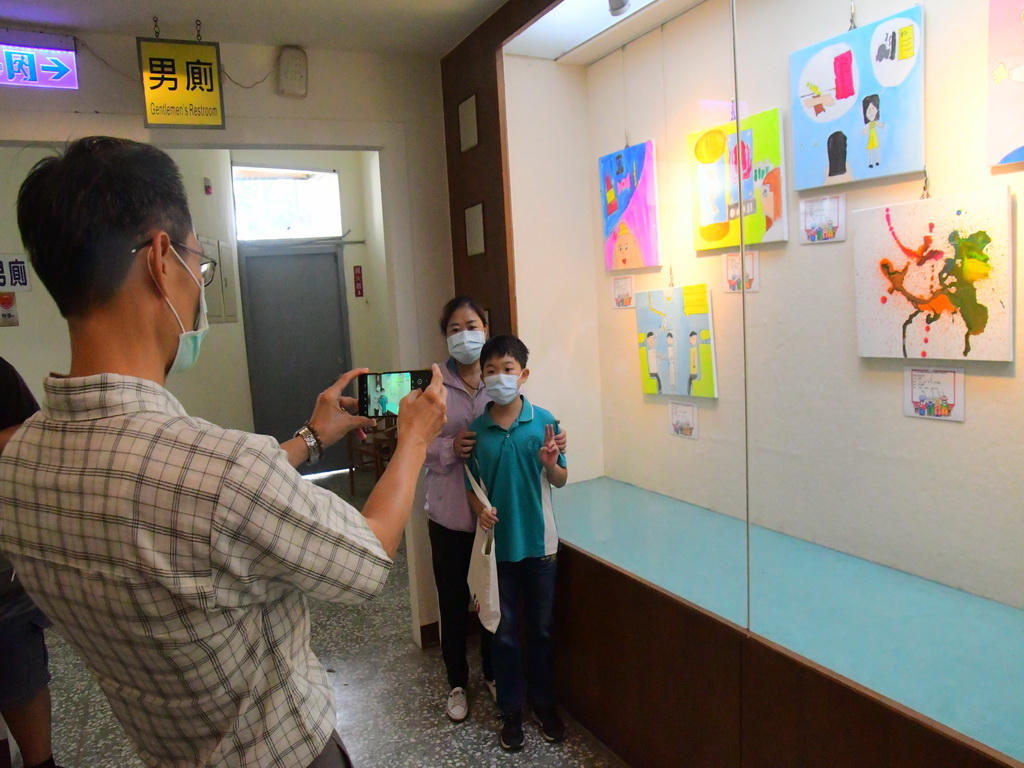 大二林地區四所國小美術聯展 從角落拾起愛藝術的無限力量 - https://www.watchmedia01.com