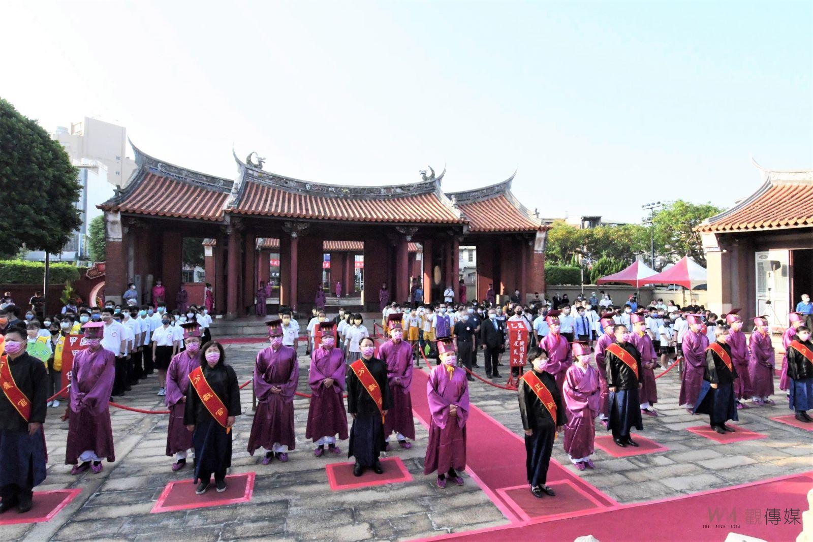 影／928教師節！彰化縣循古禮獻六佾舞祭孔　鐘鼓及歌樂齊鳴 - https://www.watchmedia01.com