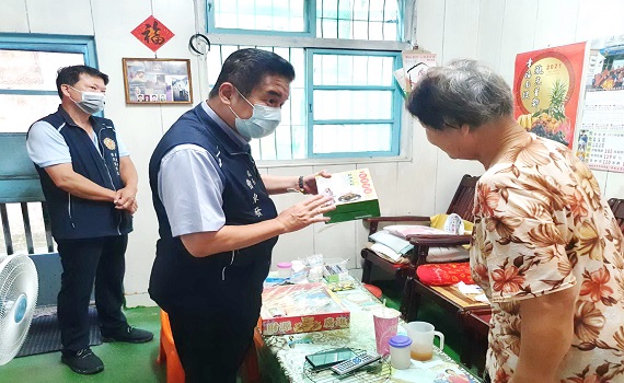 南投縣榮服處推廣老榮民自製「屈原方粽」 傳愛榮民眷 - https://www.watchmedia01.com