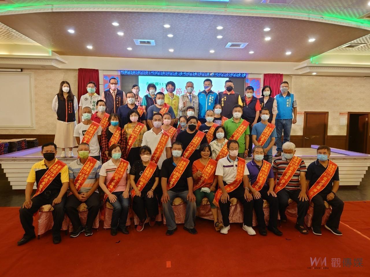 影／慶祝重陽節　永靖鄉111年表揚60周年鑽石婚夫妻34對 - https://www.watchmedia01.com