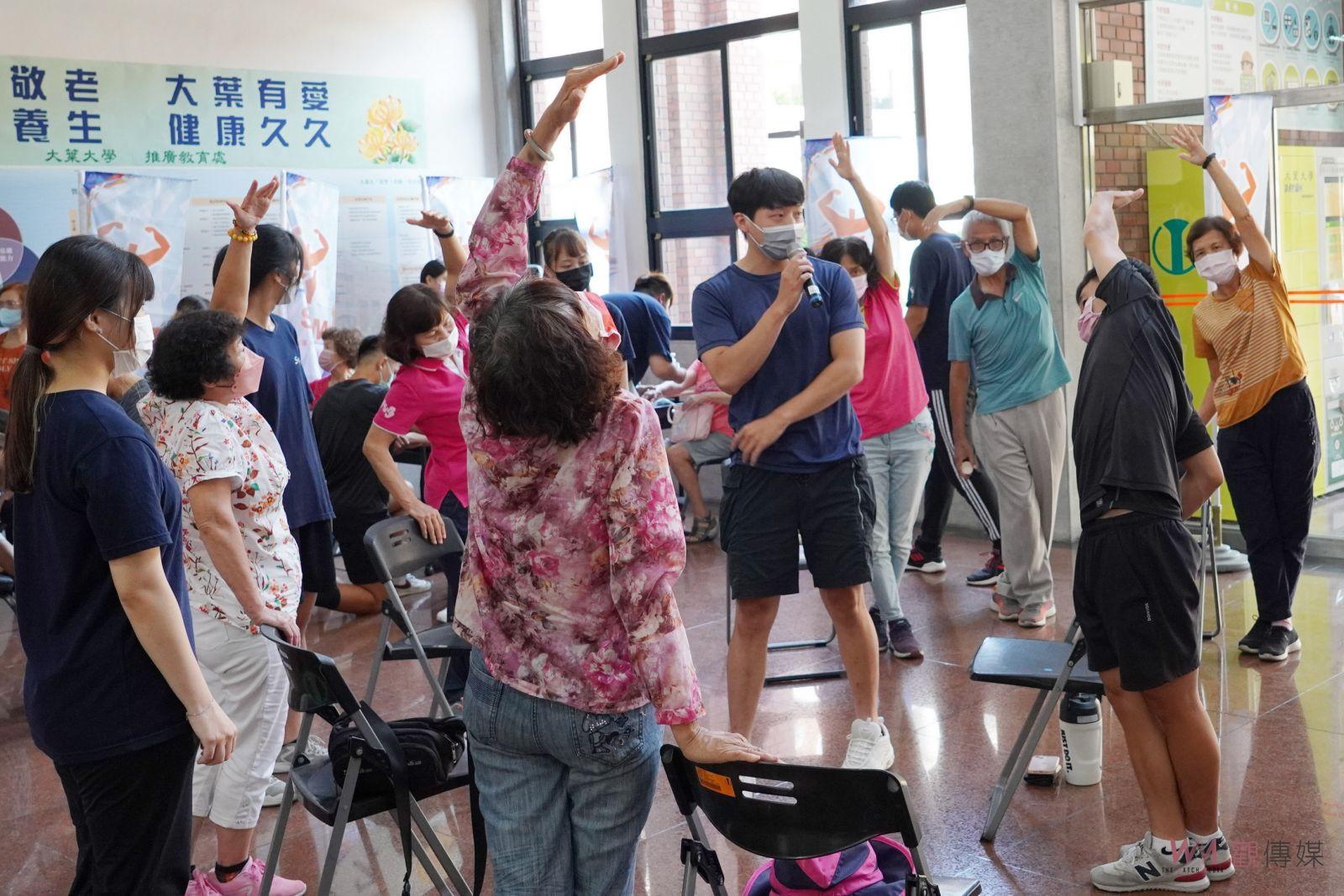 影／一句熱情的問候　大葉重陽敬老師生熱情不落人後 - https://www.watchmedia01.com
