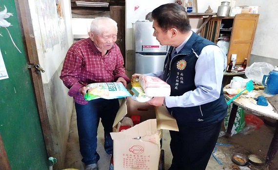 南投縣榮服處拜會仁愛警分局華崗派出所　攜手照顧偏鄉榮民長輩 - https://www.watchmedia01.com