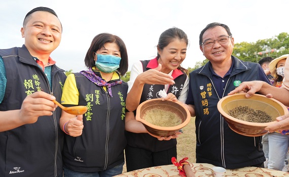 南投茶博千人擂茶 立委許淑華提三大主軸客家政見 - https://www.watchmedia01.com